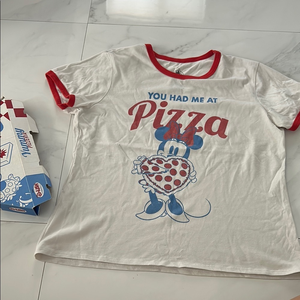 Disney 🍕 T-shirt
